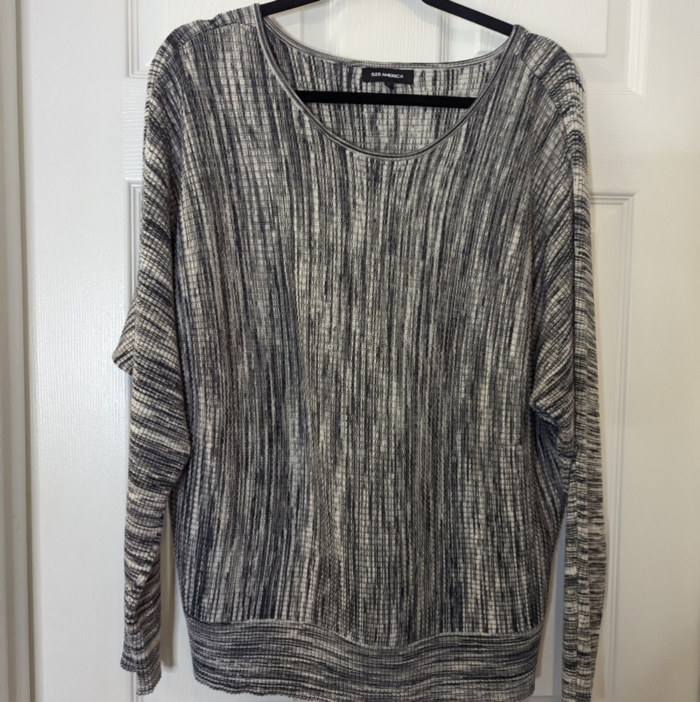 525 America black grey white ribbed sweater size M